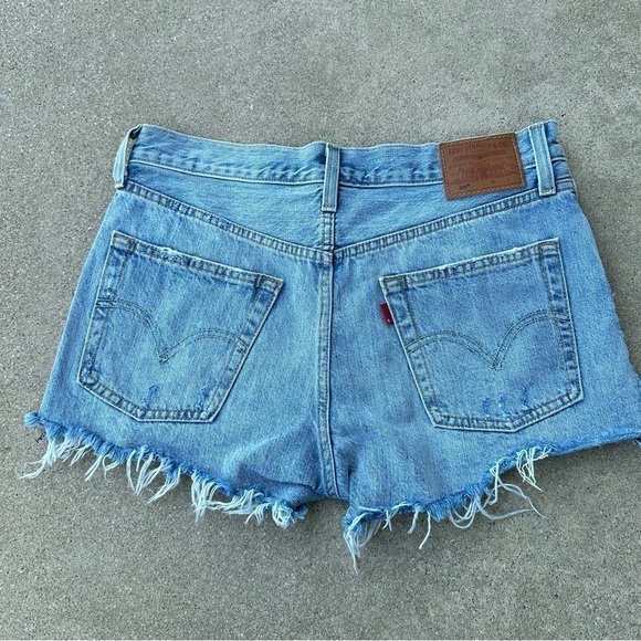 Levi’s 501 Distressed Button Fly Jean Shorts - Picture 2 of 4